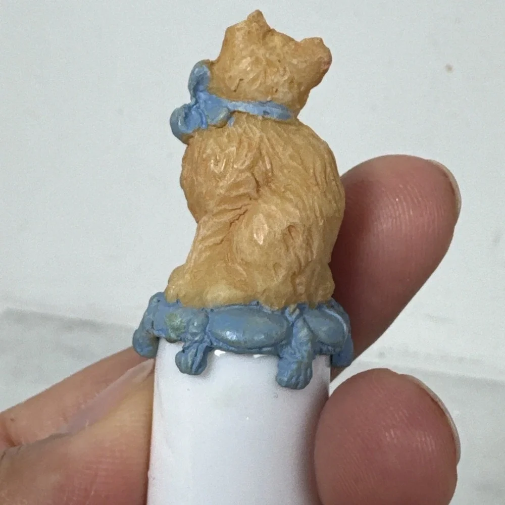Cat And Flowers Miniature Thimble Figurine - Marked FG